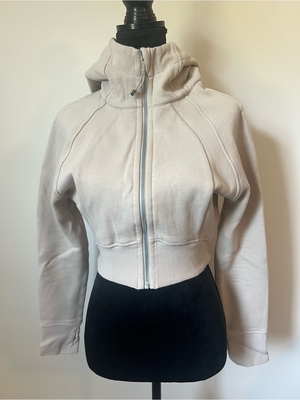 Lululemon Women’s Light Beige Cropped Scuba Full‑Zip Hoodie Size 2